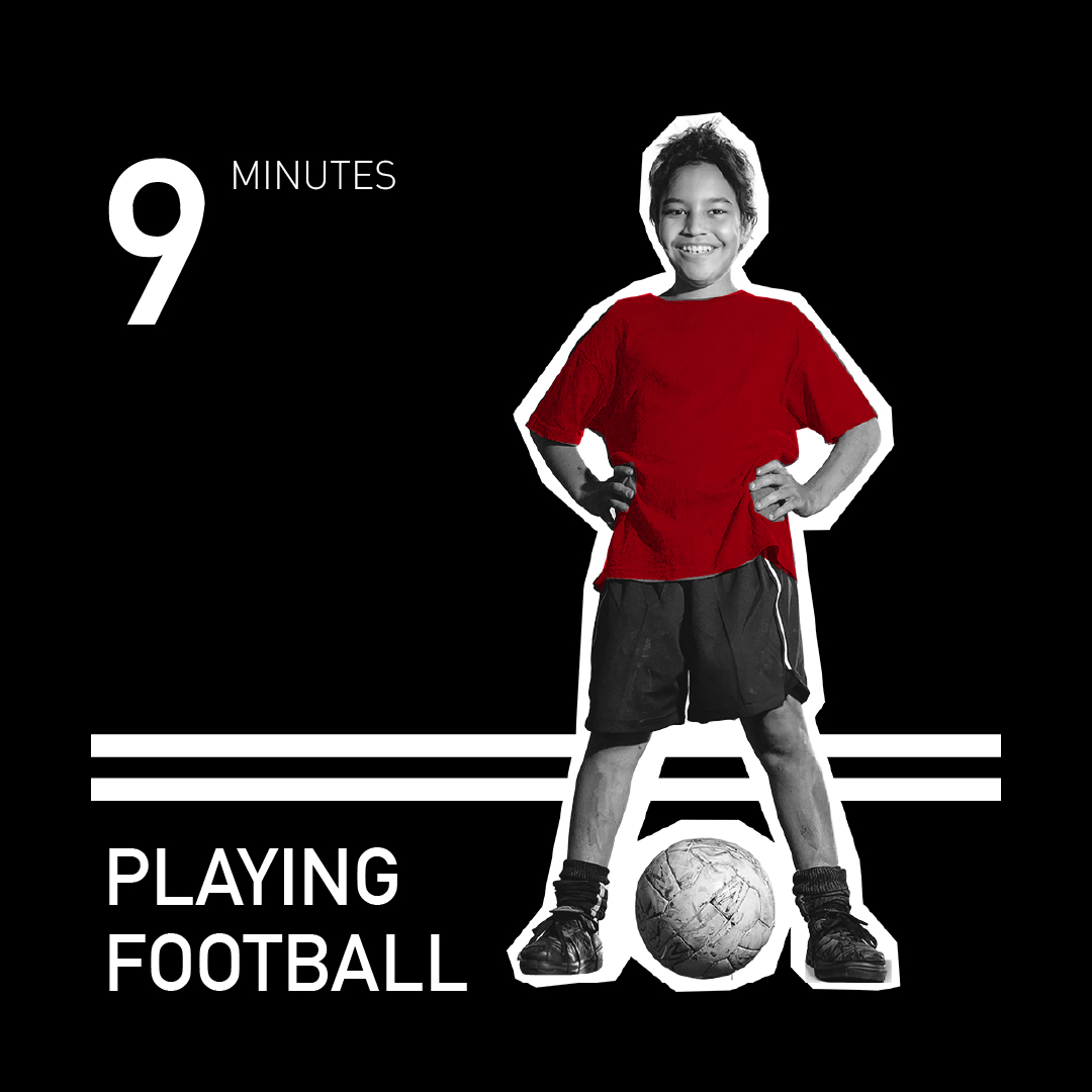 Kanzi_PlayingFootball